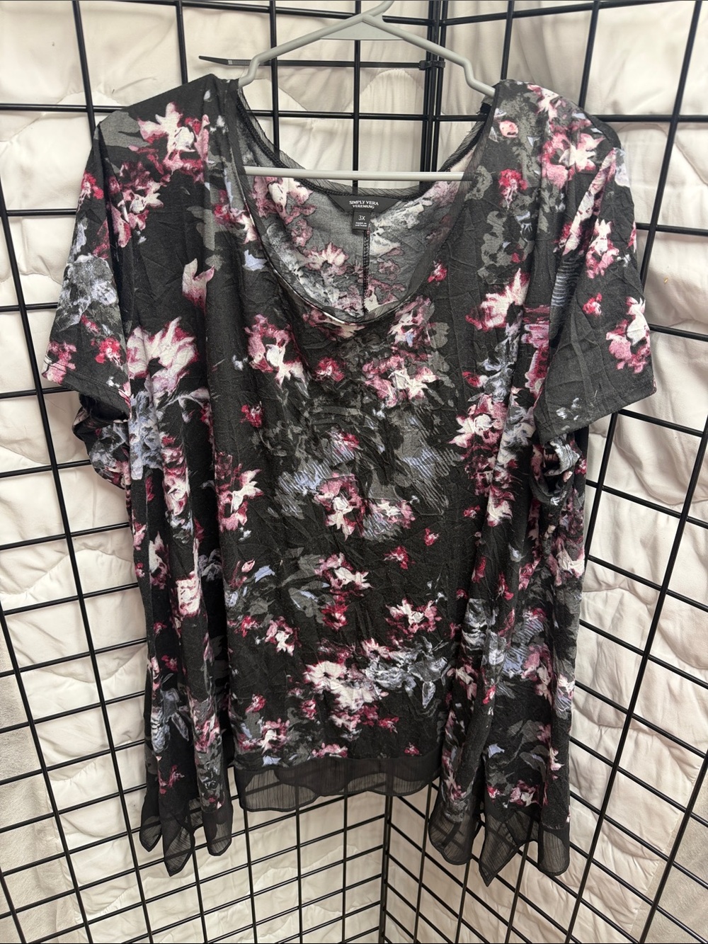 Simply Vera Vera Wang Black Floral Scoop-Neck Short Sleeve Top